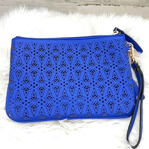 NWOT STREET LEVEL WRISTLET - Picture 2 of 9
